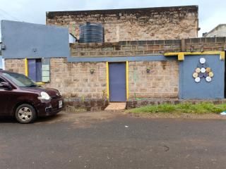 Wrech House Sagana 1989 - PAY BEFORE ARRIVAL -3 Rooms, 4 Beds, Kitchen & Bathroom - 5