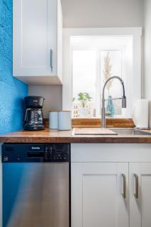 Downtown Newly Remodeled Apartment | AC | Beach | Restaurants | Breweries | Nightlife | - Traverse City - 3