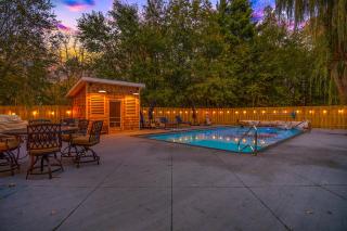 Thorndale - Modern Smart Home on 20 Pastoral Acres with a Private Heated Pool & Hot Tub - Fennville - 0