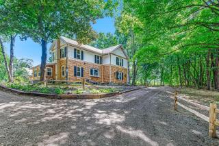 Thorndale - Modern Smart Home on 20 Pastoral Acres with a Private Heated Pool & Hot Tub - Fennville - 9
