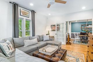 Thorndale - Modern Smart Home on 20 Pastoral Acres with a Private Heated Pool & Hot Tub - Fennville - 5