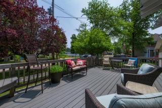 Jakers Beach House- personal bar, steps to beach - South Haven - 4