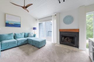 Harborside condo w pool- Walk to downtown and beaches - South Haven - 8