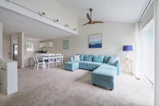 Harborside condo w pool- Walk to downtown and beaches - South Haven - 7