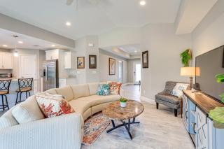 Bright Rotonda West Home with Patio, 7 Mi to Beach! - Rotonda West - 0