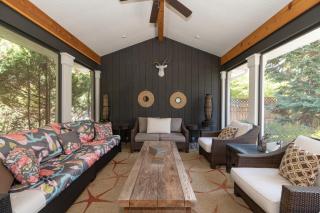 Private pool oasis, walk to the beach and Lake Michigan! - Douglas - 8