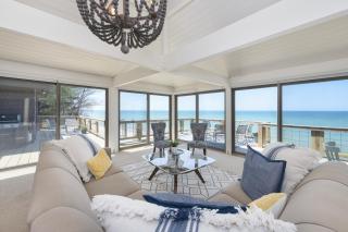 Private beach- sleeps 14 with stunning views! - 0