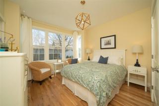 Beach Breeze - 5 bedroom home located just a block from the beach! - South Haven - 2