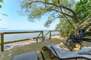 Private Pool & Lake MI access, hot tub, putting green, basketball court, and more! - Fennville - 9