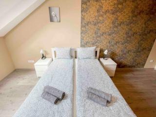 I77 Spacious Modern 3bedroom - Budapest - 1
