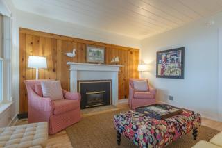 Stunning Views of Lake Michigan - Beautiful Home - 6