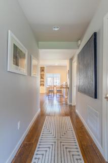 Roan & Black - Dog Friendly - Above one of the best contemporary galleries in West Michigan - Saugatuck - 6
