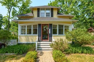 Large Home in Downtown Saugatuck & Pet Friendly - Saugatuck - 0