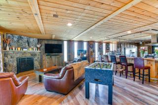 Hot Tub and Mtn Views Epic Stateline Escape! - Stateline - 9
