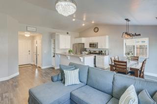 Bakersfield Home with Pool Table, Cornhole and More! - 8