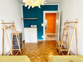 Spacious Apartment for Families and Small Groups! - 5