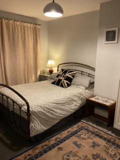 Private Room in a house in the Cotswolds - 3