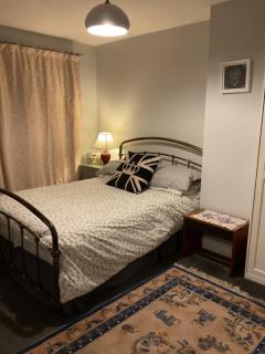 Private Room in a house in the Cotswolds - 1