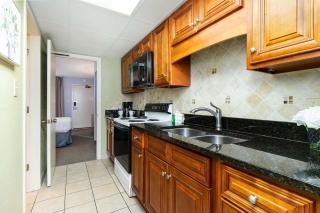 Oceanfront 1 BR Condo-Amazing Views! Perfect for 4 guests! Landmark 1438 - Myrtle Beach - 9