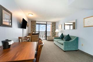 Oceanfront 1 BR Condo-Amazing Views! Perfect for 4 guests! Landmark 1438 - Myrtle Beach - 0