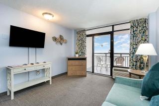 Oceanfront 1 BR Condo-Amazing Views! Perfect for 4 guests! Landmark 1438 - Myrtle Beach - 4