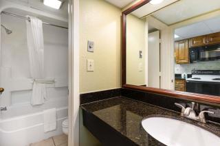 Oceanfront 1 BR Condo-Amazing Views! Perfect for 4 guests! Landmark 1438 - Myrtle Beach - 3