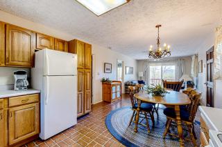 Little Red Cabin - Waynesville - 2