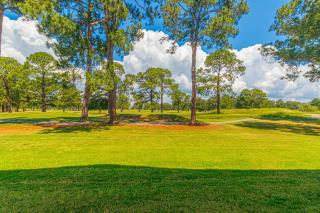 First Floor 2 Bedroom Condo with Golf Course Views-Magnolia Place 101 - Sleeps 6 guests! - Myrtle Beach - 8