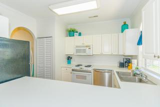 First Floor 2 Bedroom Condo with Golf Course Views-Magnolia Place 101 - Sleeps 6 guests! - Myrtle Beach - 2