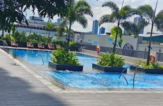 Manhattan Plaza tower 2 with Balcony, mini karaoke, Pool, Can Cook - Manila - 4