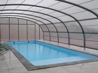 Grande maison rénovée avec piscine chauffée, salle de jeux, pour 14 pers. à Sail-les-Bains - FR-1-496-301 - Sail-les-Bains - 0