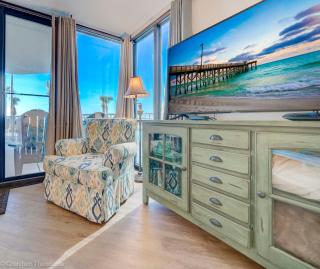 Sunbird Resort Ground Floor Gem with Ocean Views! Free Beach Chairs and Umbrella! by Dolce Vita Getaways PCB - 6