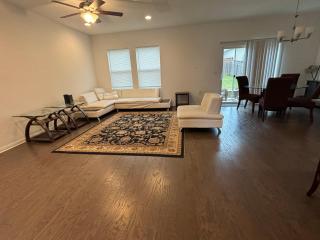 Huge Master Suite Attached Bath, Fridge, TV 20 Mins To Tesla - Manor - 2