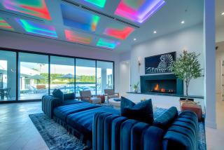 Old Town Scottsdale Luxury Villa - Heated Pool, Spa, Rooftop Deck, Sauna, Speakeasy - Scottsdale - 8