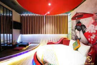 Silk Hotel near Tan Son Nhat Airport - 1