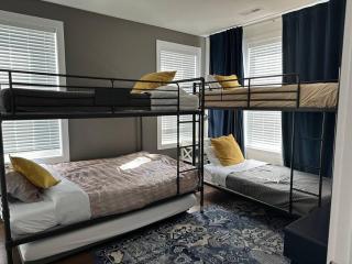 NEW and luxurious home by downtown Nashville with rooftop deck! - Nashville - 4