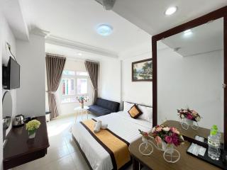 Hotel Đông Nhi - 0