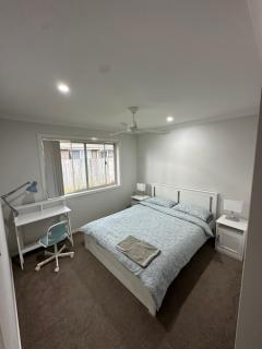 Beautiful 4 bdr house - Sandstone point, Bribie - 3