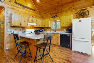 Black Bear Haus - Sautee Nacoochee - 3
