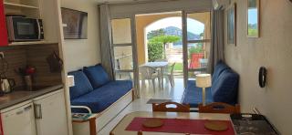 Agay Cap Esterel, le village Belvédère T2 climatisé Rez-de-Jardin, Vue Mer, Piscine et Parking inclus - Agay - 9