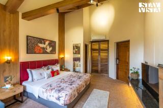 StayVista at Swiss Chalet - Riverside villa in Tangmarg - 1