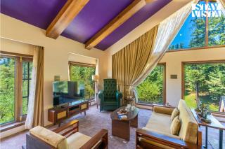 StayVista at Swiss Chalet - Tangmarg with Gazebo & Lawn - Tangmarg - 1
