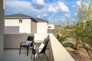 NEW Modern 3BR & Loft- Heated pool, Near airport - 1