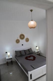 Calma Eco Houses Sunset View - Emporio Santorini - 9