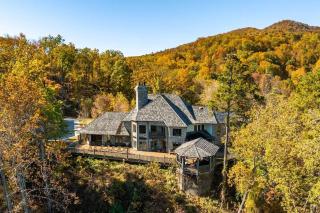 Mountain Bliss: Estate w/ Views~FirePit~Hot Tub~Gburg 5min~3 Pools - Gatlinburg - 0