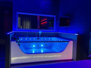 Luxury jacuzzy aparment - Bucharest - 3