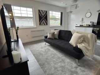 Cosy 1 Bed Flat with Free Parking - 9