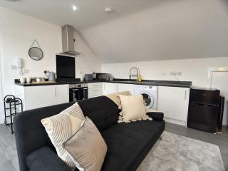 Cosy 1 Bed Flat with Free Parking - 2