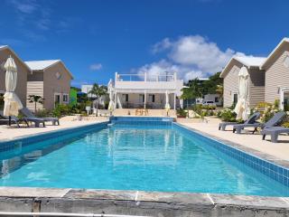 Crawlbay Suites Hotel - Newfield - 9
