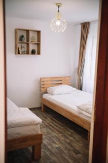 Casa Vatra Sinteului - Cu sala de evenimente de capacitate mare - Se inchiriaza integral - Socet - 1